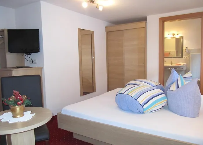 ホームステイ Haus Hubertus フェント